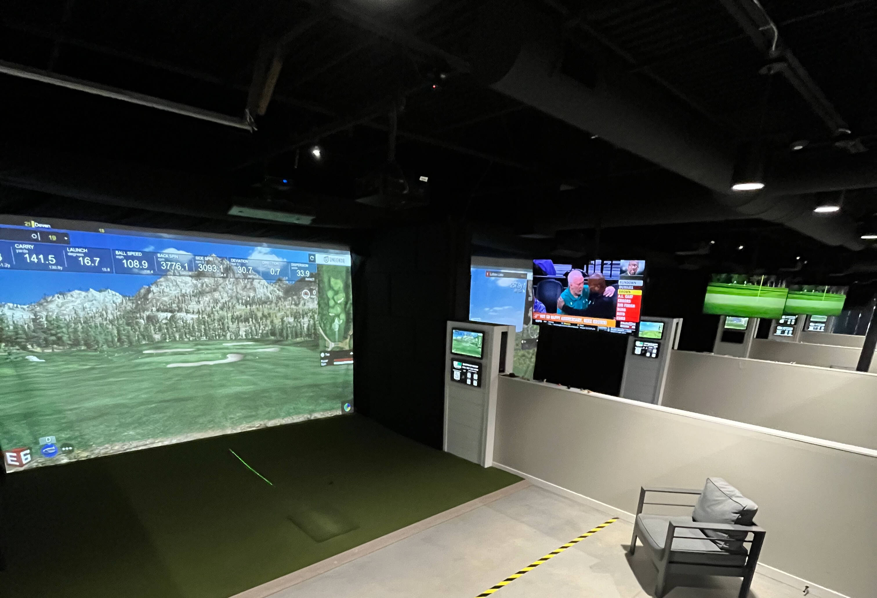 ね✩カントリー✩カウンター SGN Simulated Golf Network | Indoor Golf Simulator